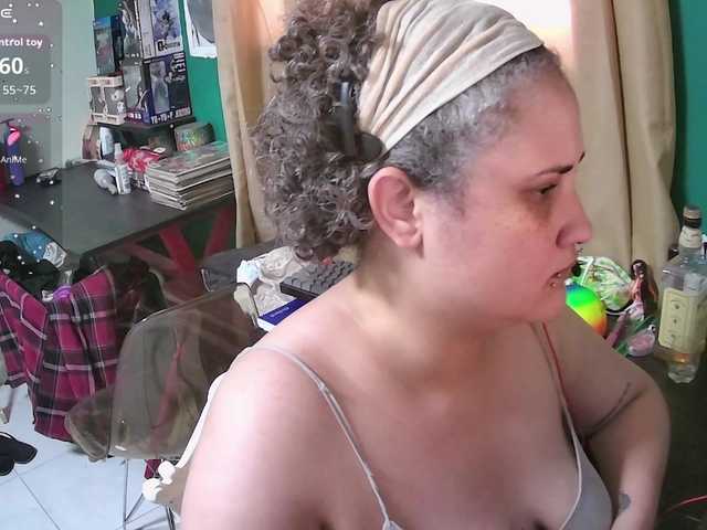 lolalicious758 live cam on BongaCams