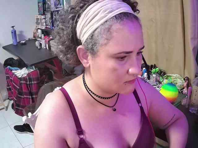 lolalicious758 webcam