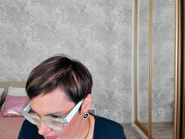 MayaNoir webcam