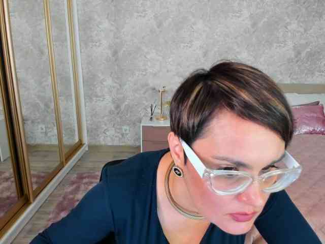 MayaNoir webcam
