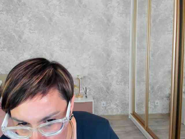 MayaNoir webcam