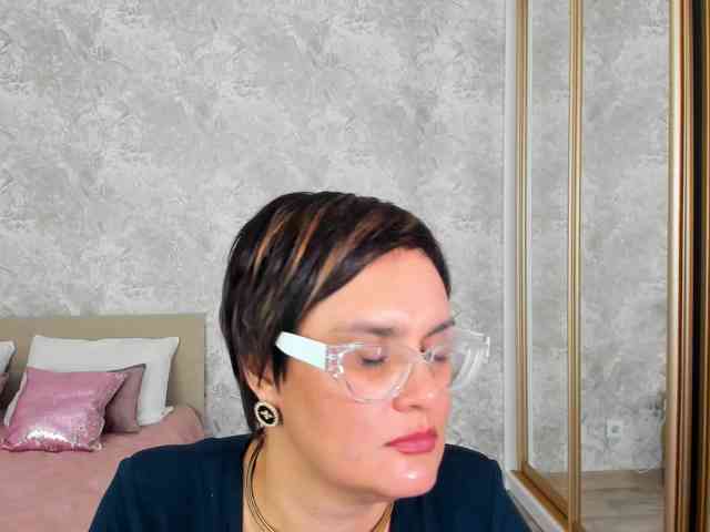 MayaNoir webcam