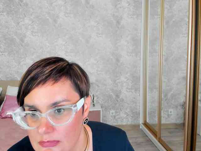 MayaNoir webcam