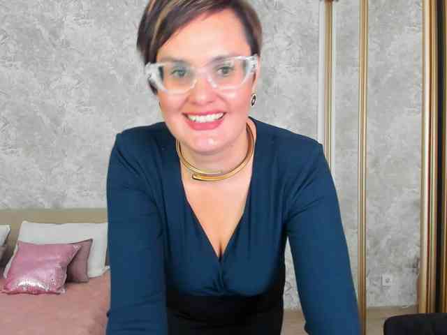 MayaNoir webcam
