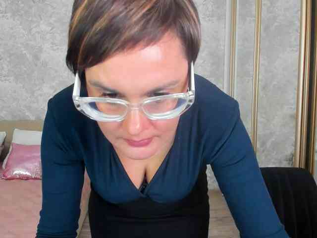 MayaNoir webcam