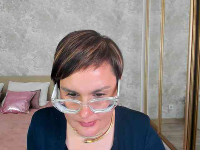 MayaNoir webcam