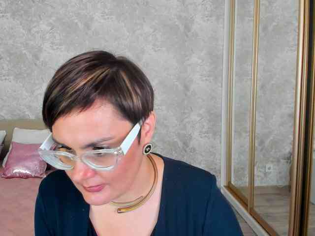 MayaNoir webcam