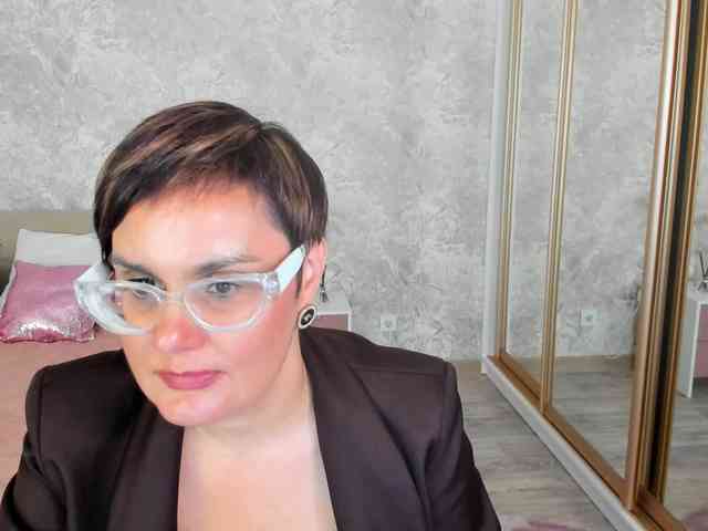 MayaNoir webcam