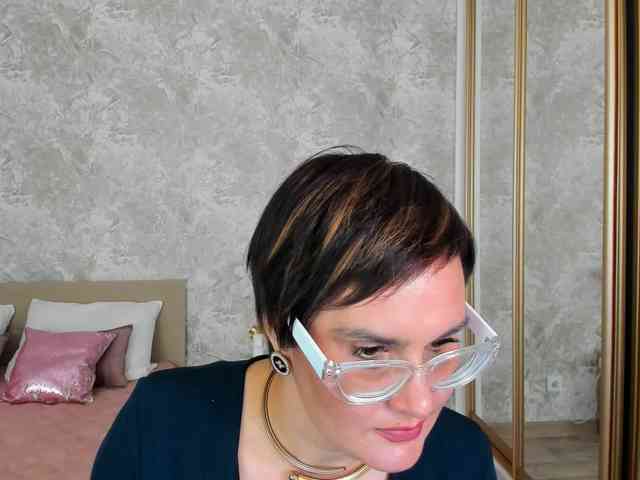 MayaNoir webcam