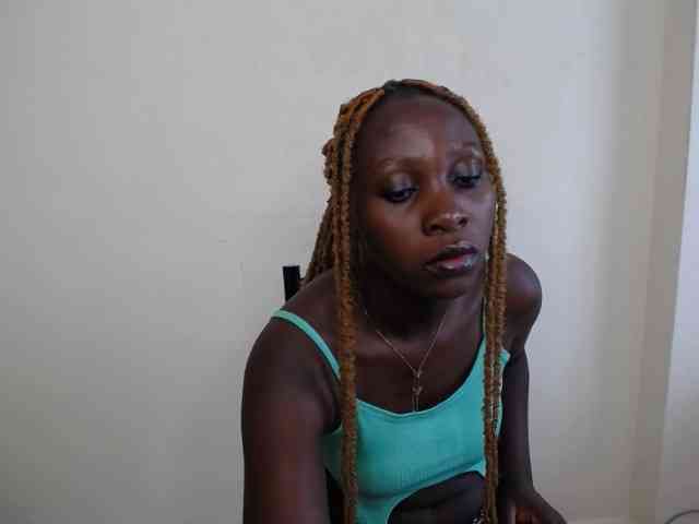 SweetCoochie22 webcam