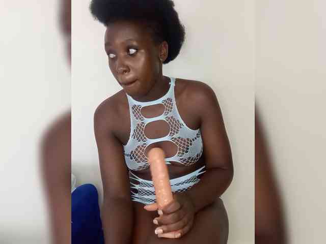 SweetCoochie22 webcam