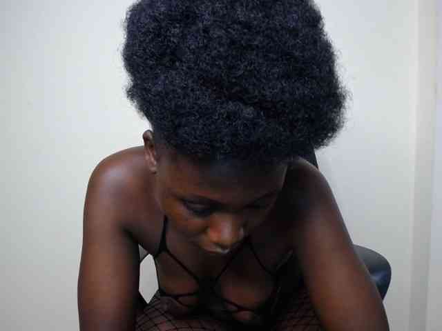 SweetCoochie22 webcam