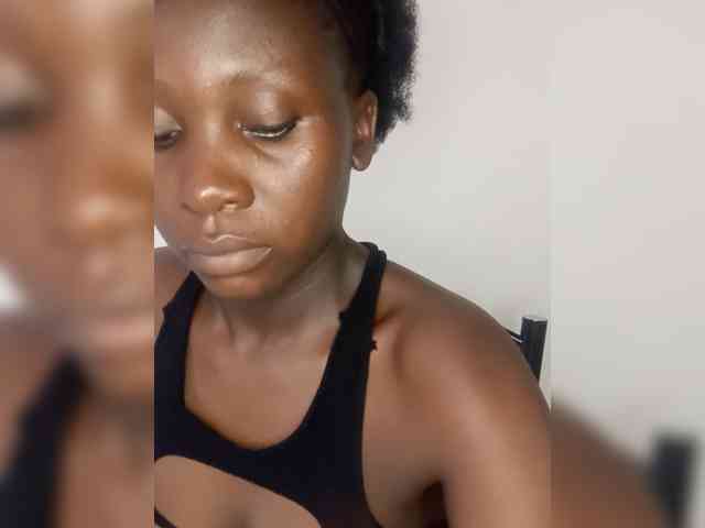SweetCoochie22 webcam
