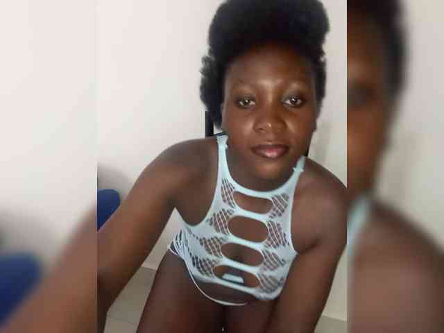 SweetCoochie22 webcam