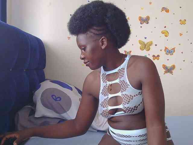SweetCoochie22 webcam