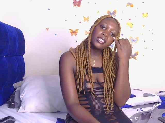 SweetCoochie22 webcam