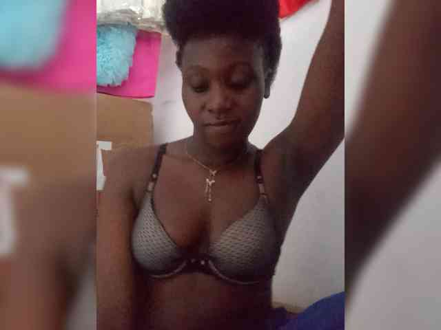 SweetCoochie22 webcam