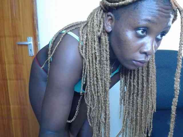 SweetCoochie22 webcam