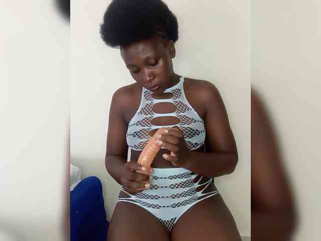 SweetCoochie22 webcam
