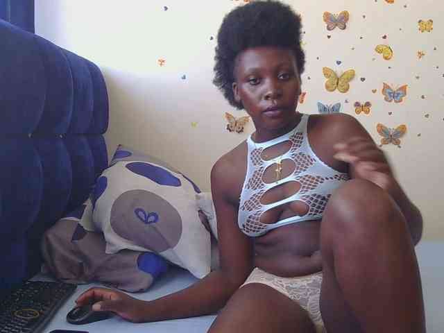 SweetCoochie22 webcam