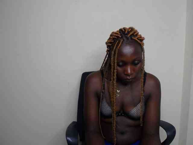 SweetCoochie22 webcam