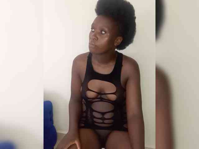 SweetCoochie22 webcam