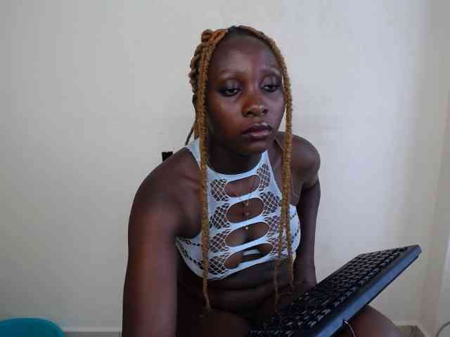 SweetCoochie22 webcam