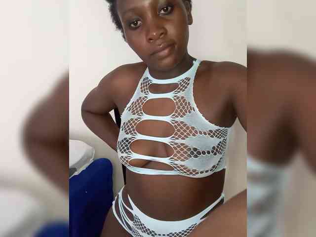 SweetCoochie22 webcam