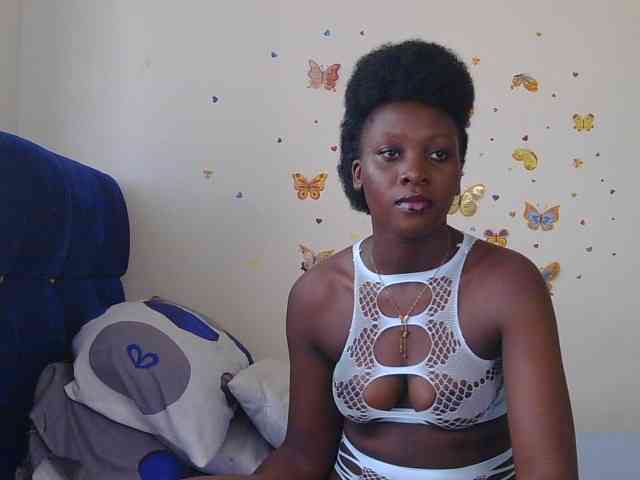 SweetCoochie22 webcam