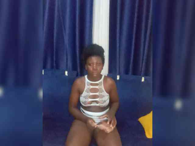 SweetCoochie22 webcam