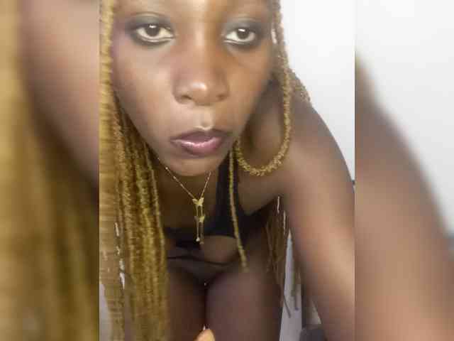 SweetCoochie22 webcam