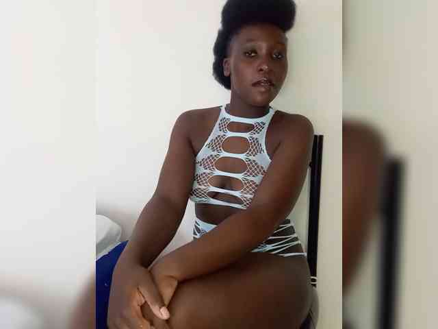 SweetCoochie22 webcam