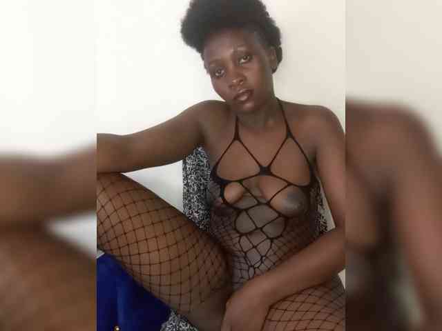 SweetCoochie22 webcam