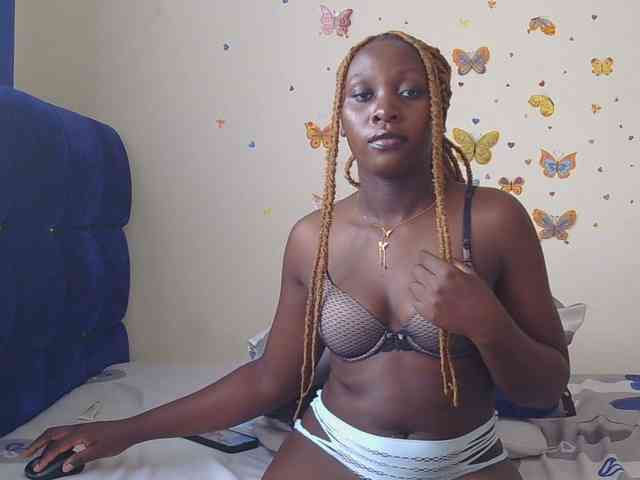 SweetCoochie22 webcam