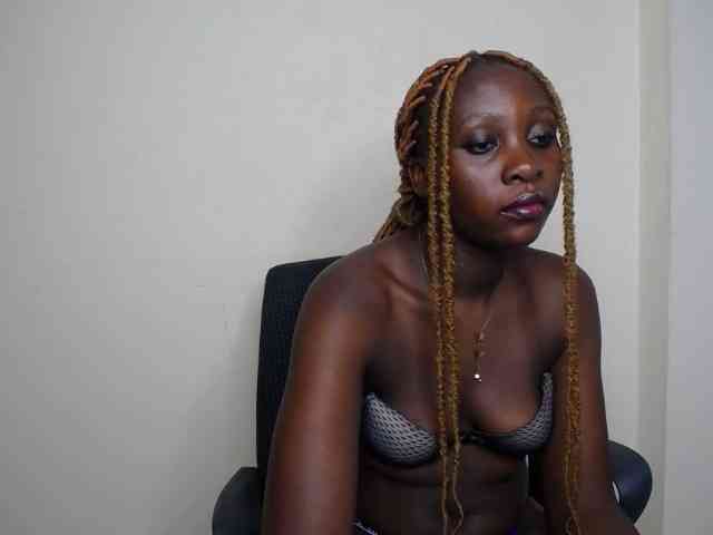 SweetCoochie22 webcam