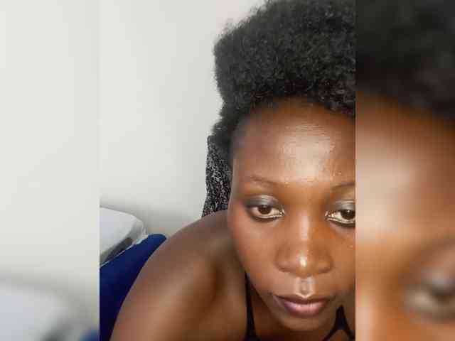 SweetCoochie22 webcam