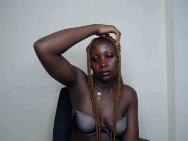 SweetCoochie22 webcam