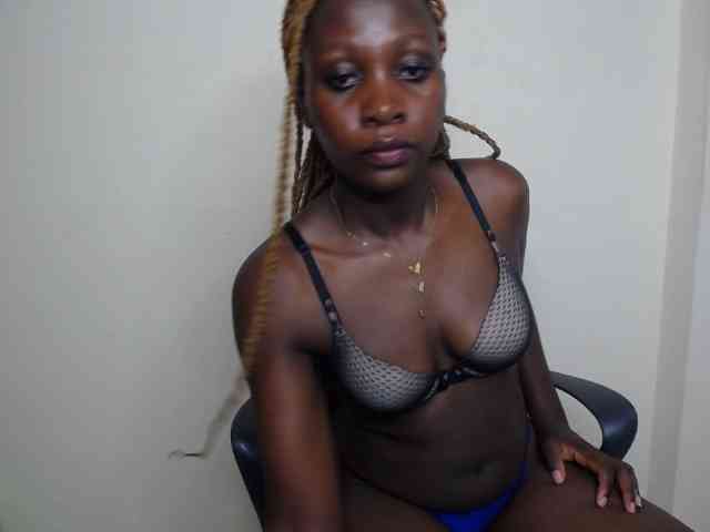 SweetCoochie22 webcam