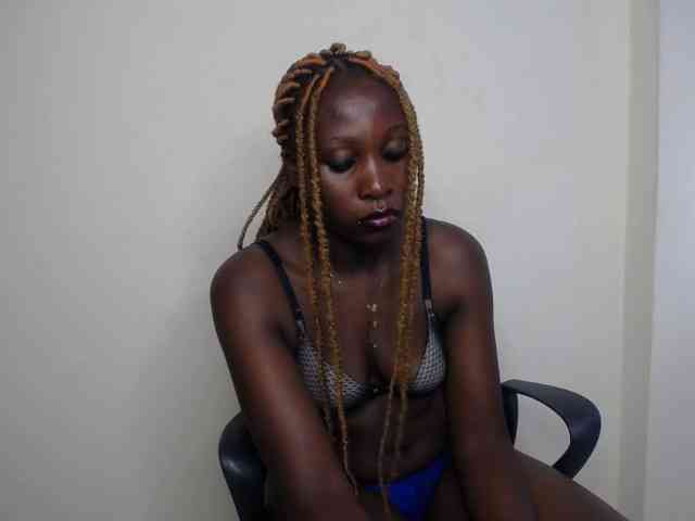 SweetCoochie22 webcam