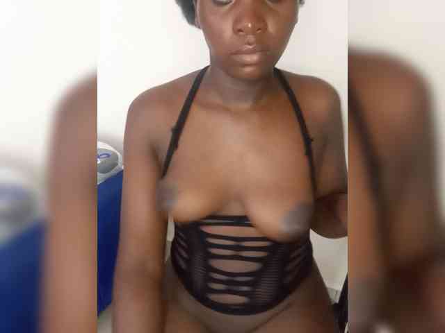 SweetCoochie22 webcam