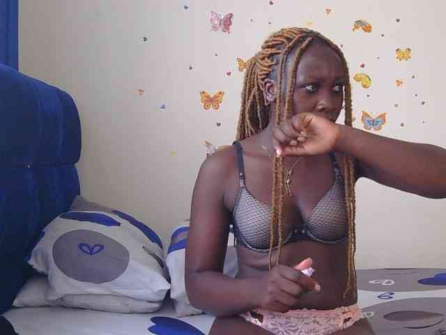 SweetCoochie22 webcam