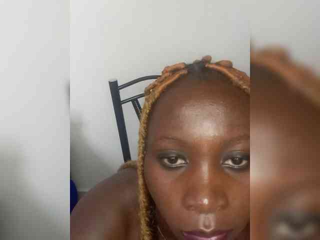 SweetCoochie22 webcam