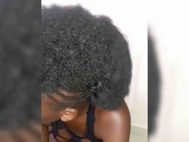 SweetCoochie22 webcam