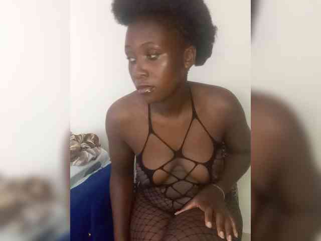 SweetCoochie22 webcam