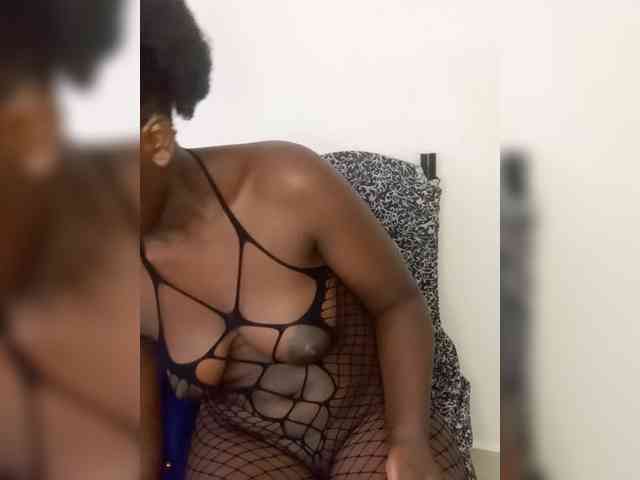 SweetCoochie22 webcam