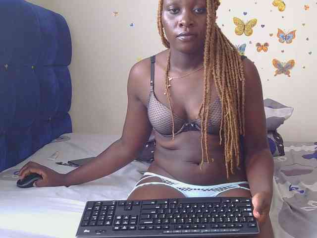 SweetCoochie22 webcam