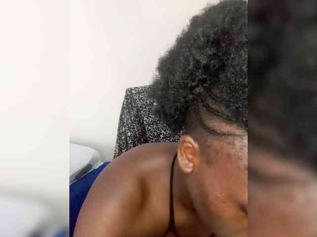 SweetCoochie22 webcam