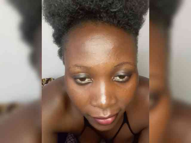 SweetCoochie22 webcam