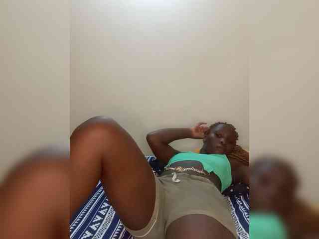 SweetCoochie22 webcam