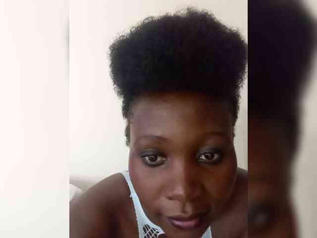 SweetCoochie22 webcam